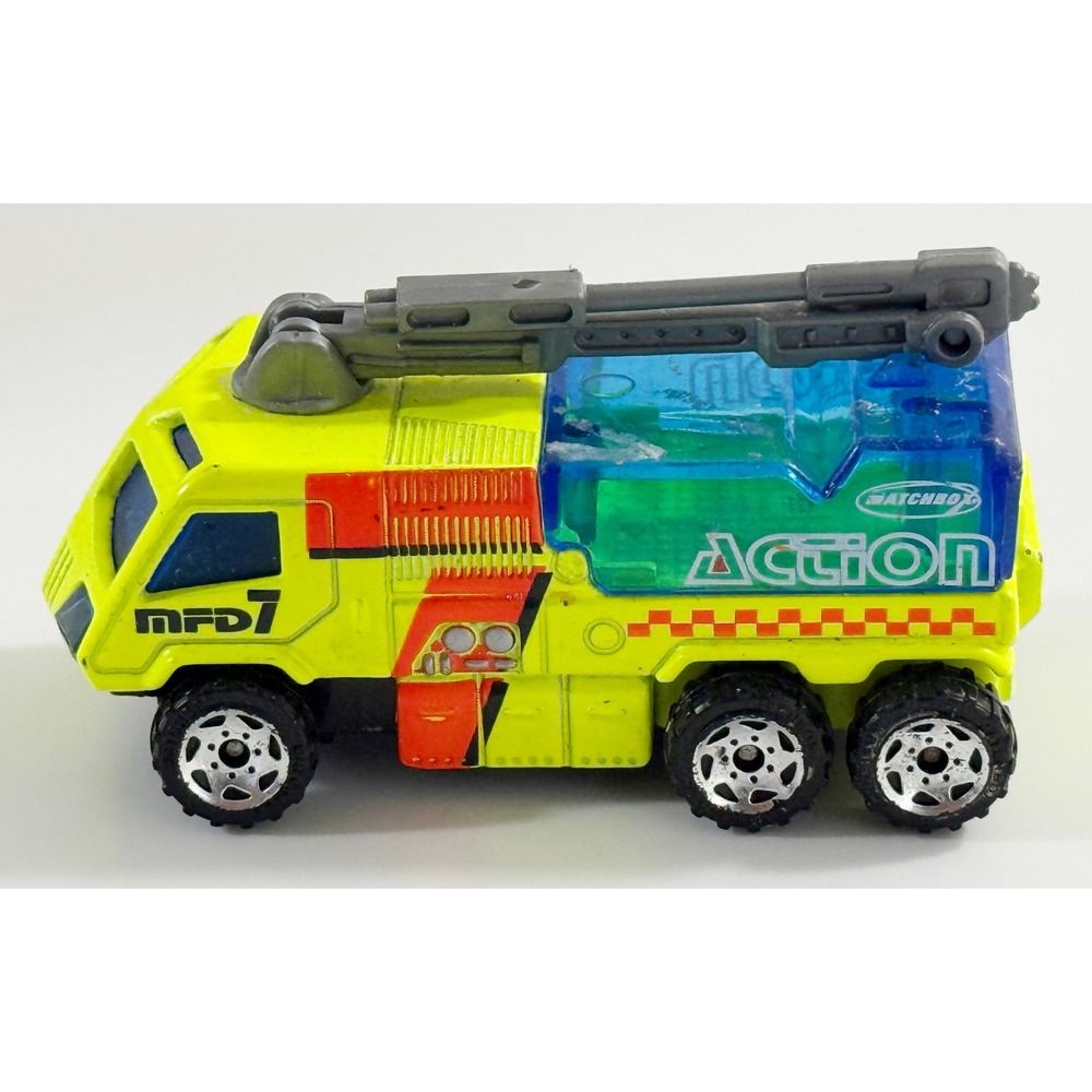 Matchbox‎ Airport Fire Pumper Toy 1:64 Neon Yellow MFD 7 Action 2000 Mattel